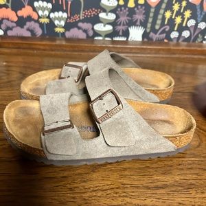 Ladies 37 Birkenstock’s